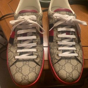 Gucci Supreme Sneakers